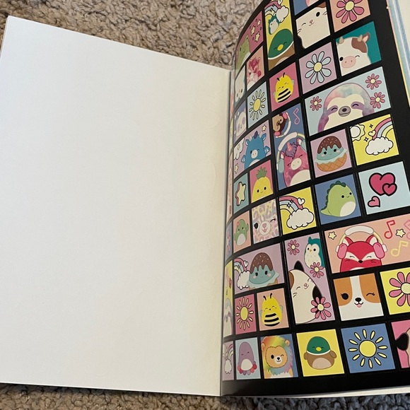 Squishmallows‎ 100+ Sticker Book - Picture 4 of 6